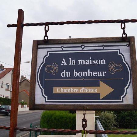 A La Maison Du Bonheur Audruicq Bagian luar foto
