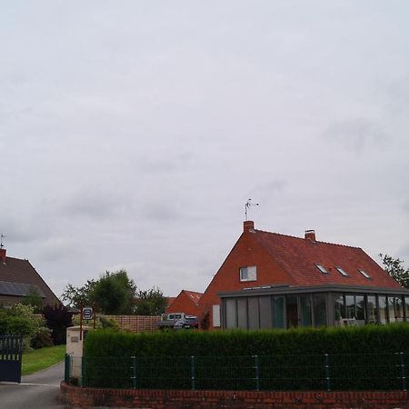 A La Maison Du Bonheur Audruicq Bagian luar foto