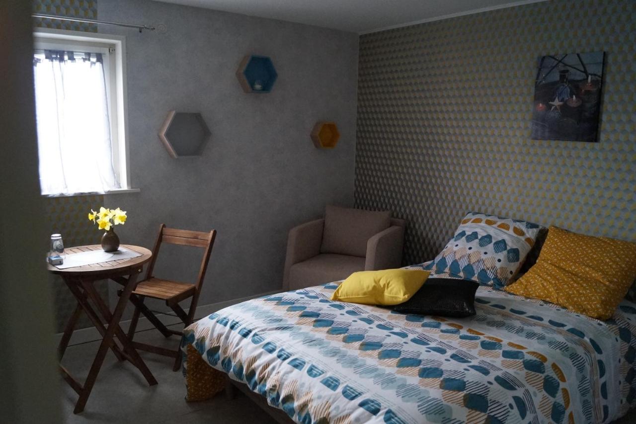 A La Maison Du Bonheur Audruicq Bagian luar foto