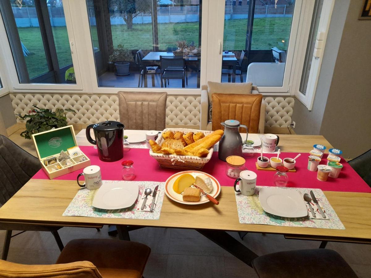 A La Maison Du Bonheur Audruicq Bagian luar foto